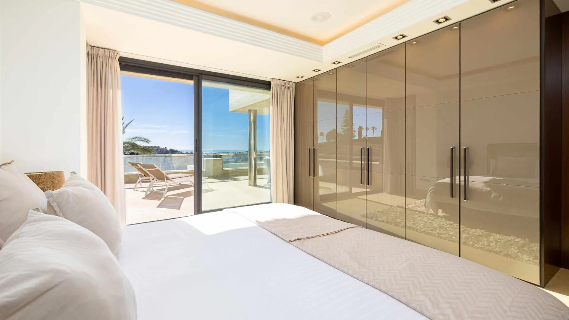 Marbella Heights Apartment 0*,